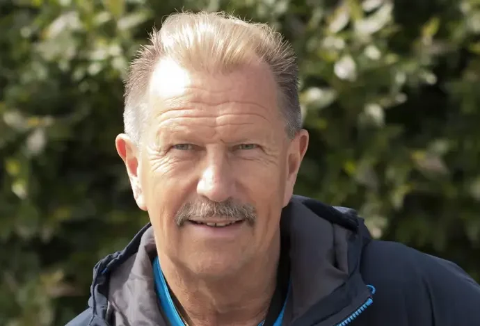 Lasse Hoika puoliso
